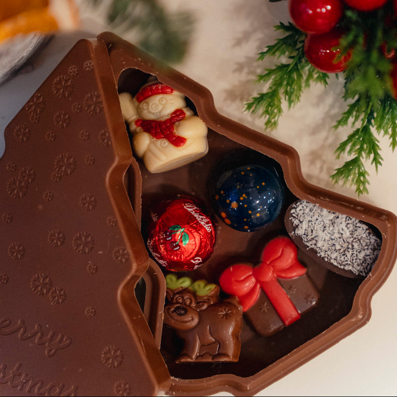 Бонбониера "Елха" Daskalidès Black Sea. Пълна с ръчно изработени пралини 👇 45.00 лв / 23.01 €