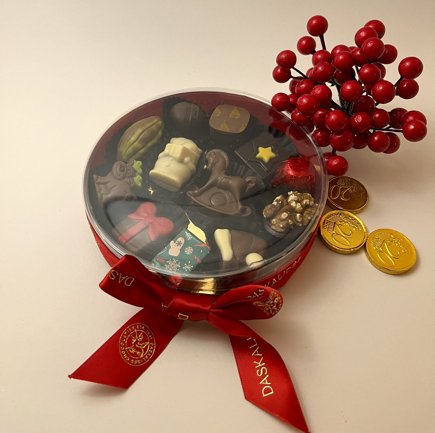 Празнична кръгла бонбониера Daskalidès Black Sea 42.00 лв / 21.47 €