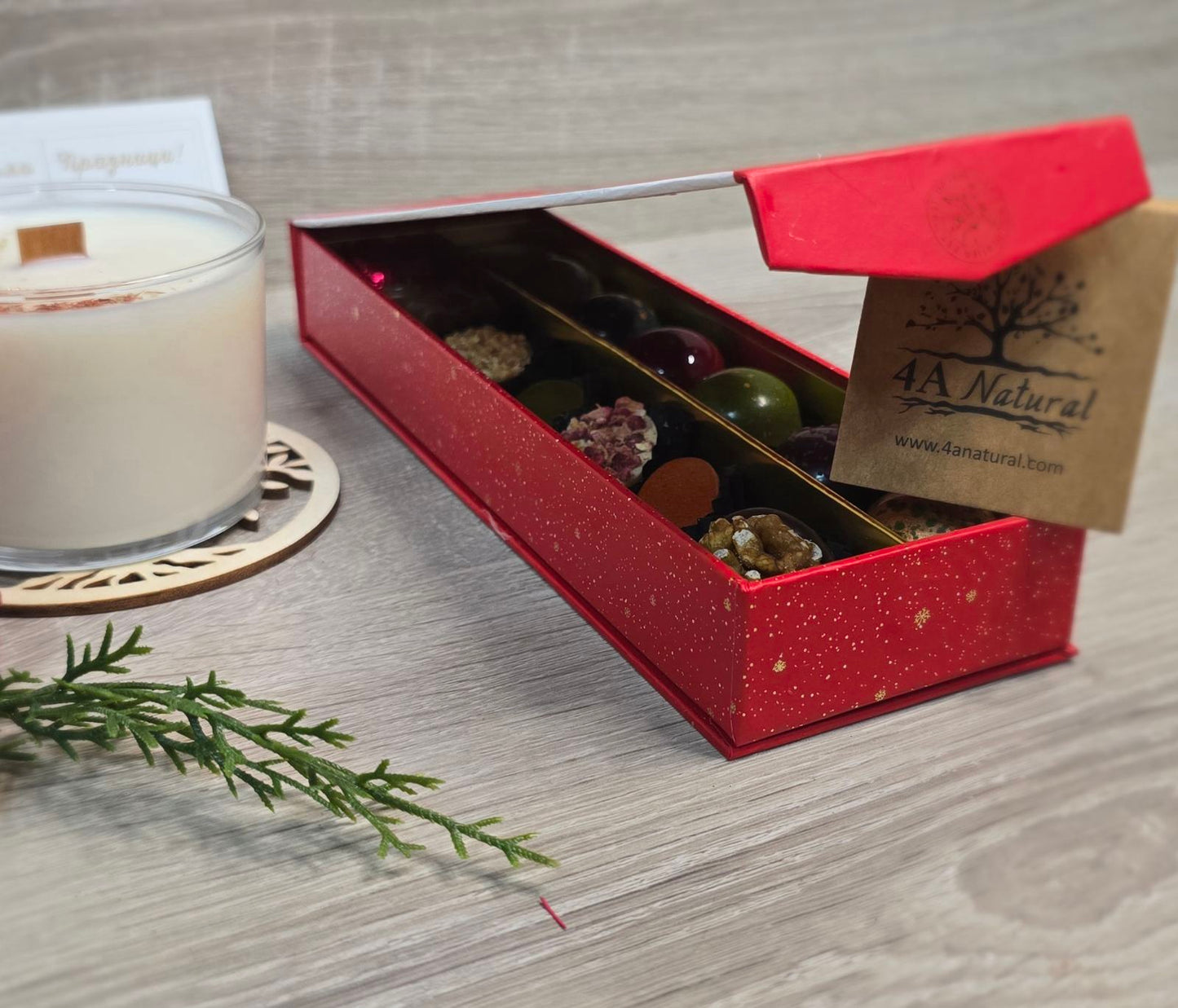 Подаръчен комплект „Подарък за Коледа" с натурална ароматна свещ от 4A NATURAL 88.90 лв / 45.45 € ⬇️