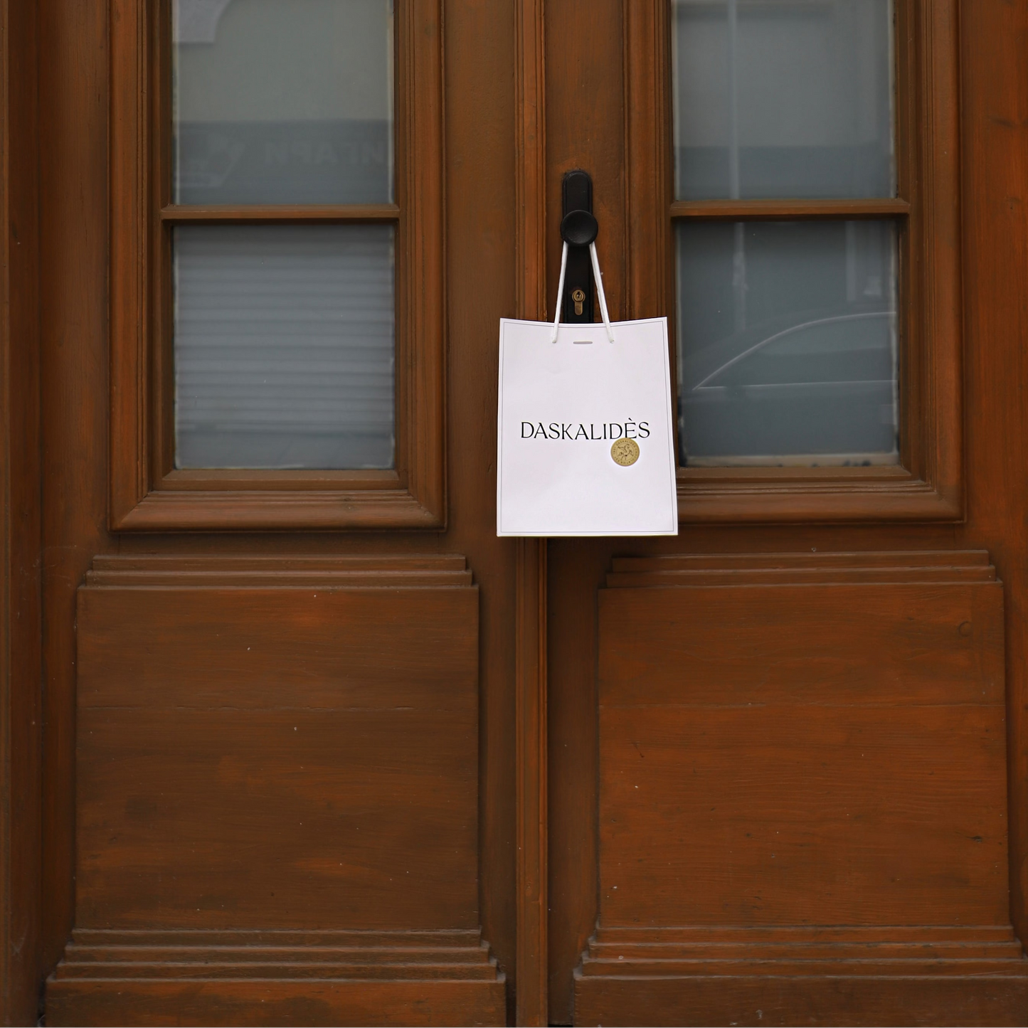 Новогодишна бонбониера Daskalidès Black Sea със златна визия 49.90 лв / 25.51 €