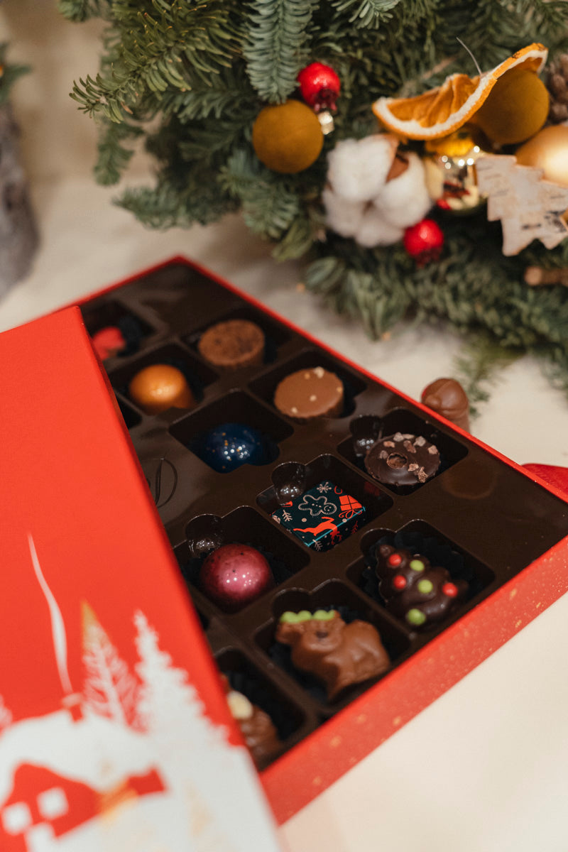 Голяма новогодишна бонбониера Daskalidès Black Sea 88.00 лв / 44.99 €