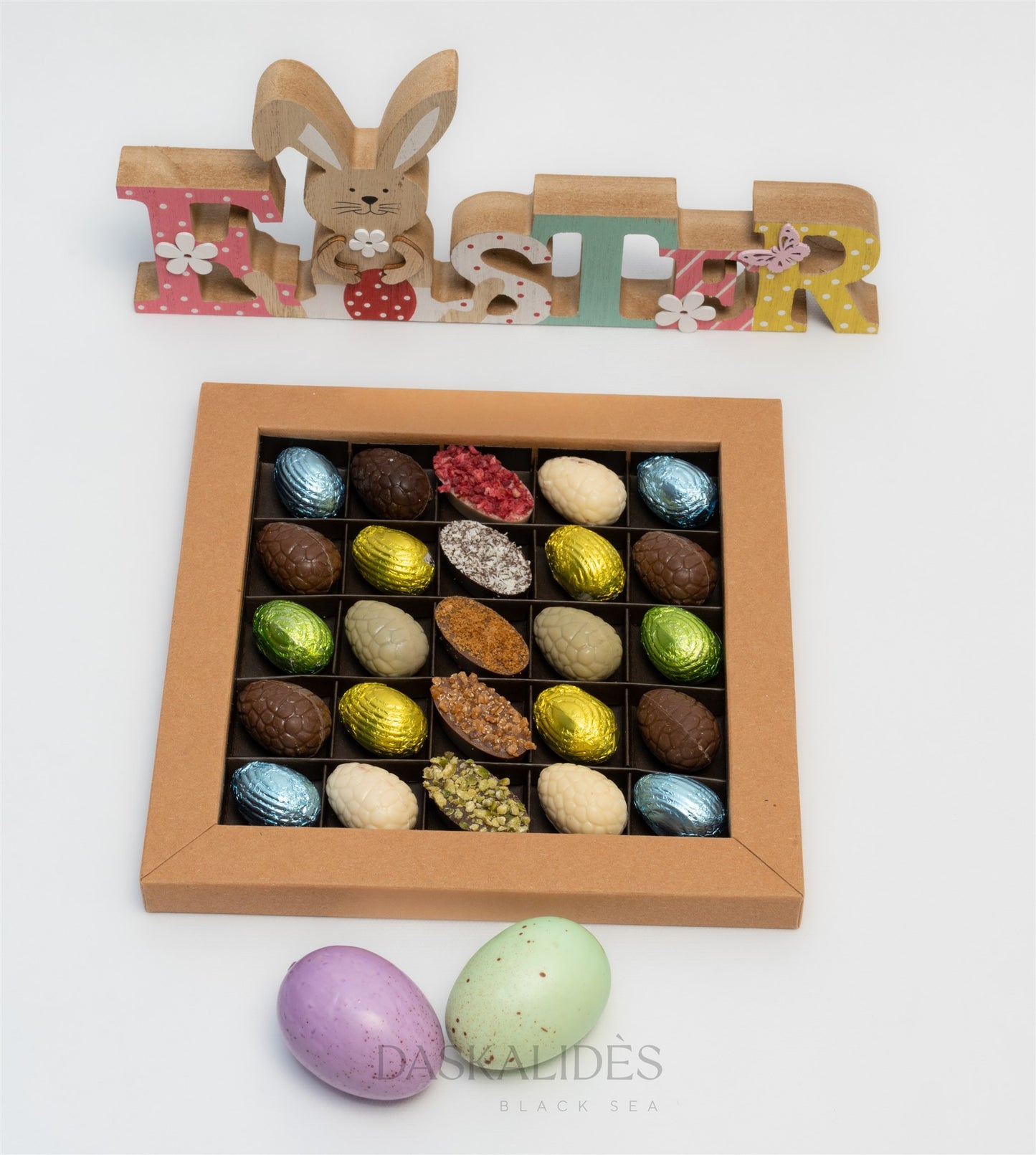 Бонбониера "Натура" с шоколадови яйчица