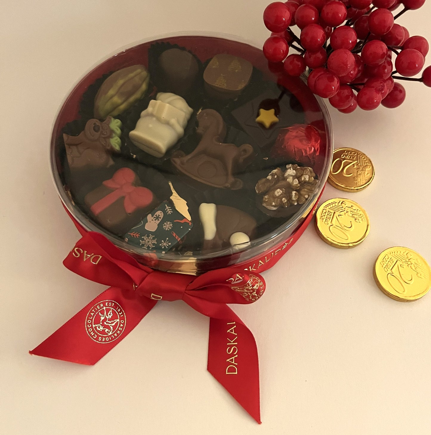 Празнична кръгла бонбониера Daskalidès Black Sea 42.00 лв / 21.47 €