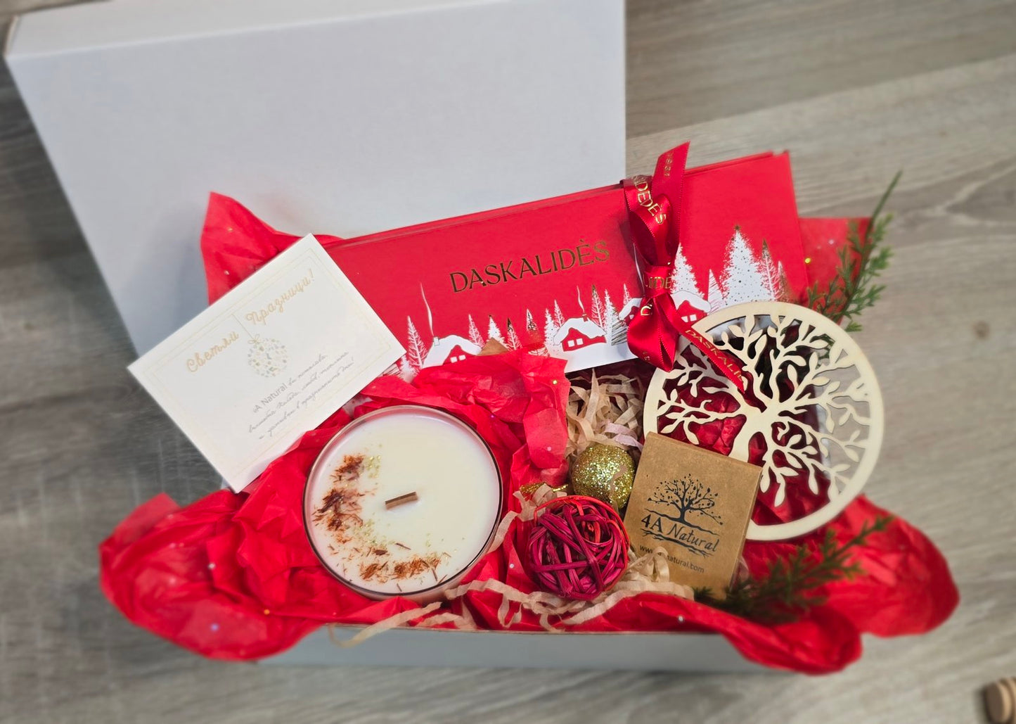 Подаръчен комплект „Подарък за Коледа" с натурална ароматна свещ от 4A NATURAL 88.90 лв / 45.45 € ⬇️